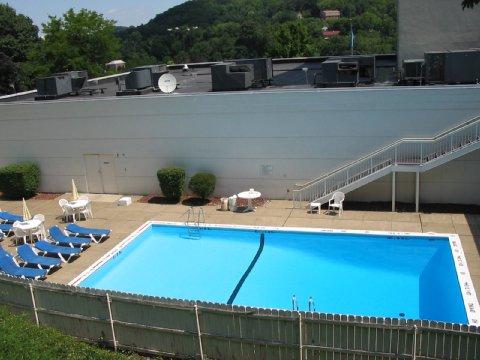 La Quinta Inn & Suites Pittsburgh North McCandless Township Εξωτερικό φωτογραφία