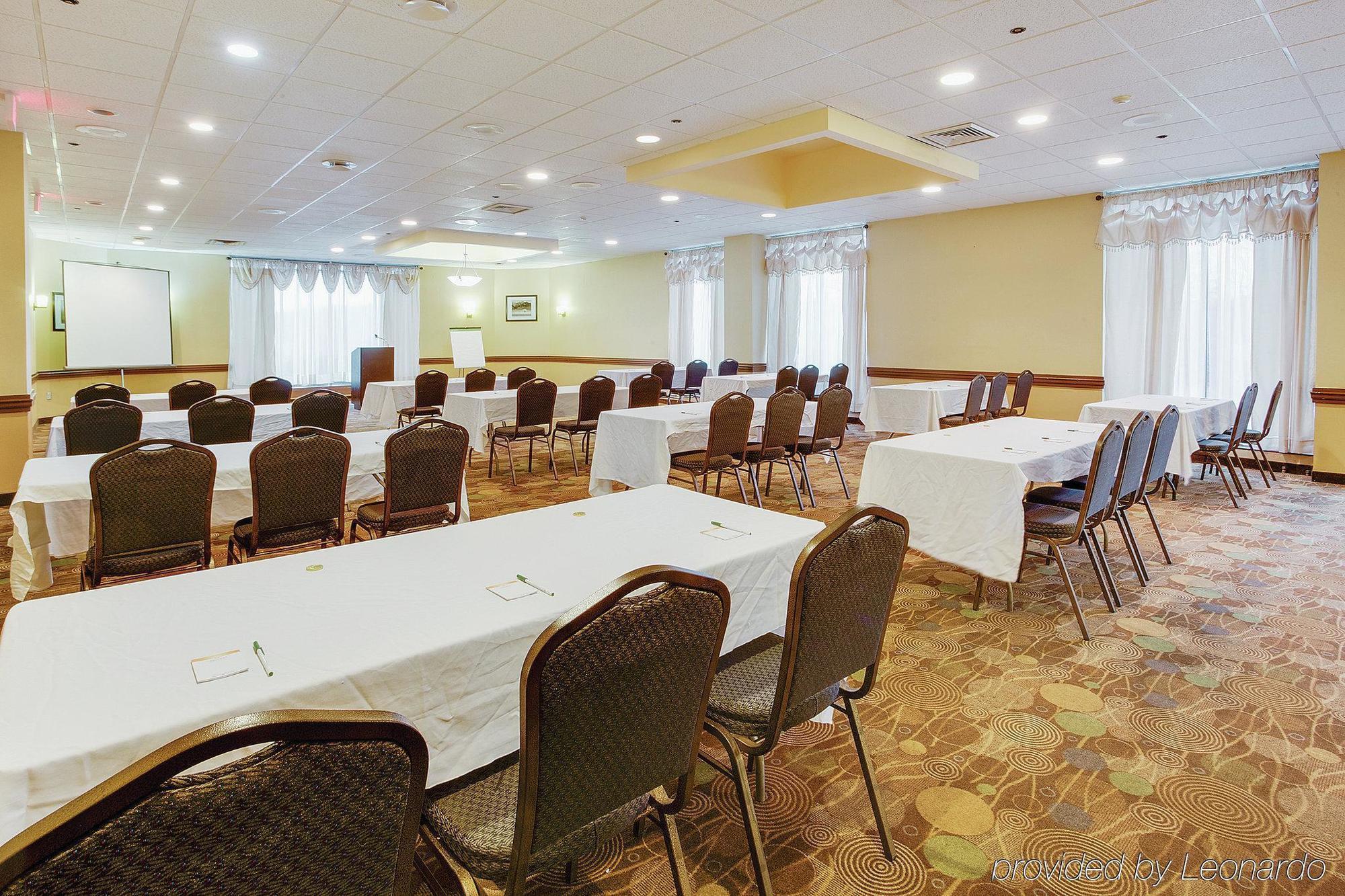 La Quinta Inn & Suites Pittsburgh North McCandless Township Εξωτερικό φωτογραφία
